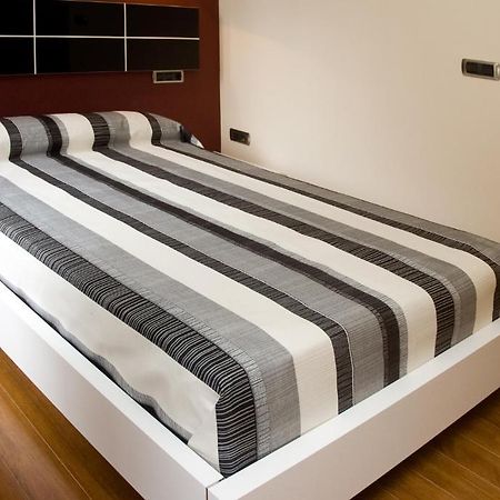 Apartamentos Domus Stellae سانتياغو دي كومبوستيلا الغرفة الصورة