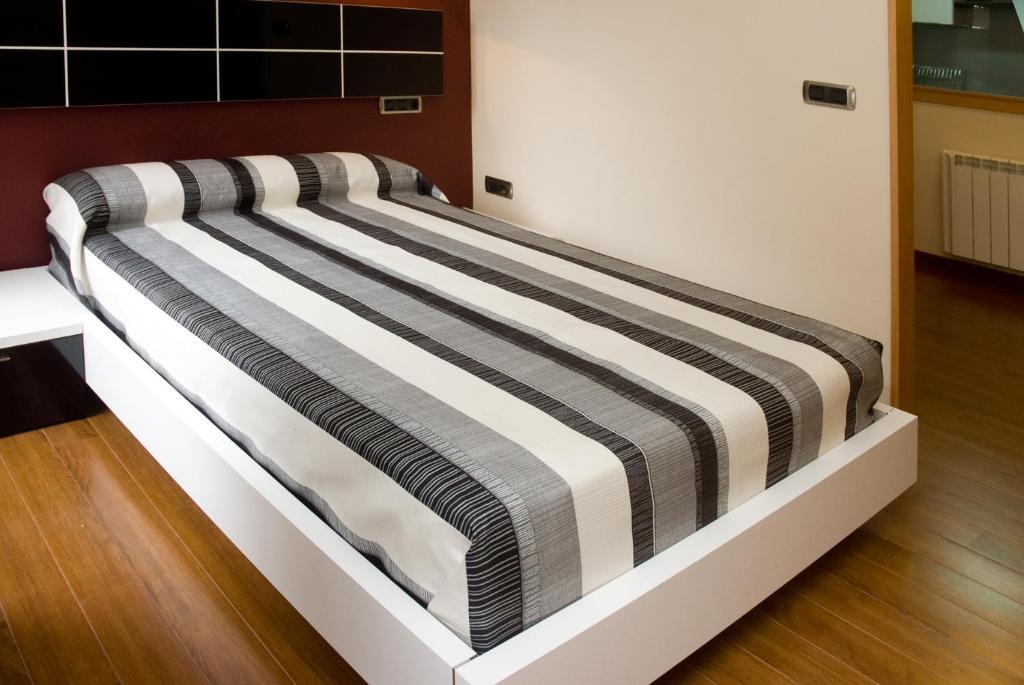 Apartamentos Domus Stellae سانتياغو دي كومبوستيلا الغرفة الصورة