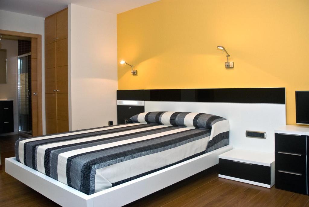 Apartamentos Domus Stellae سانتياغو دي كومبوستيلا الغرفة الصورة
